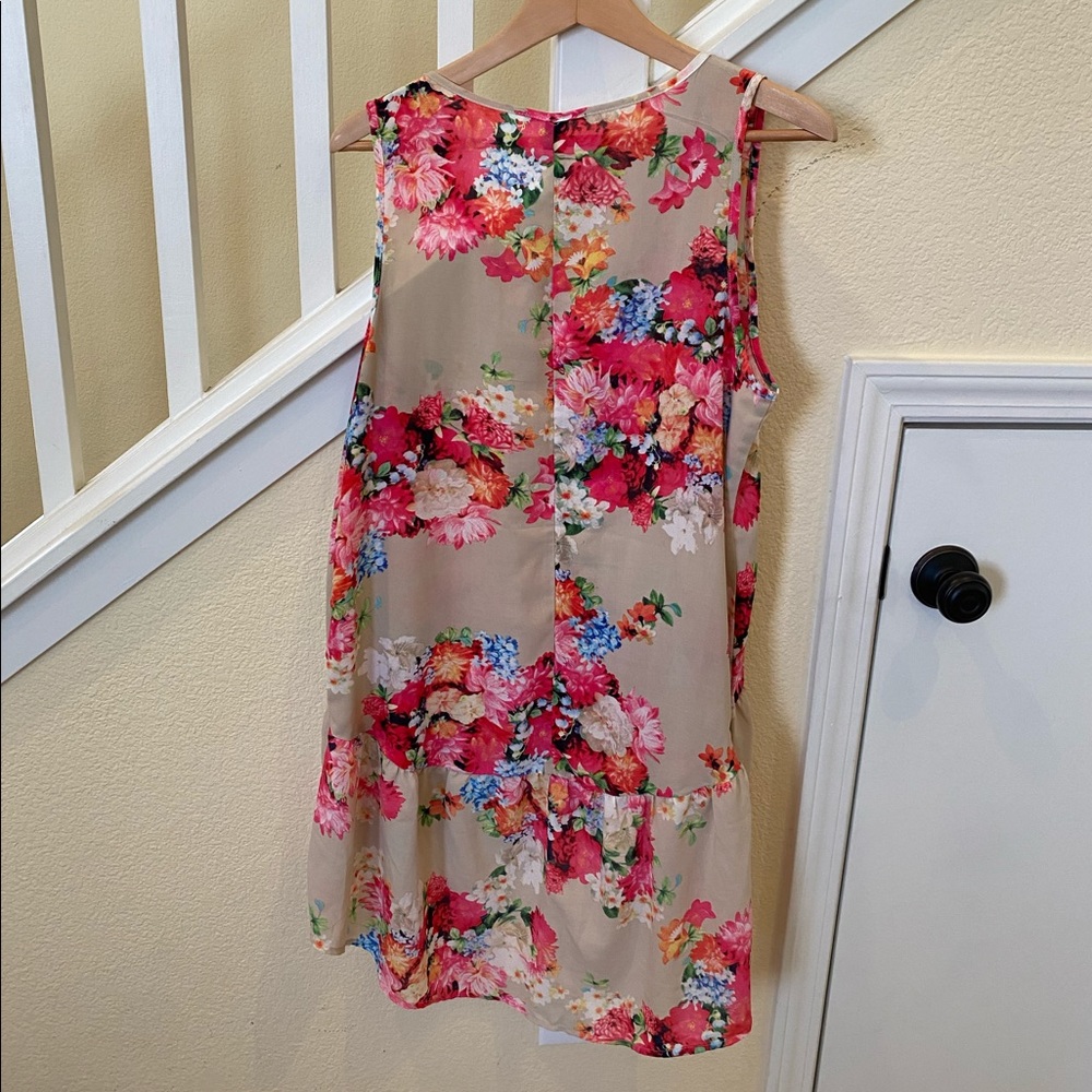 Floral High-Low Tank Top - Picture 4 of 7